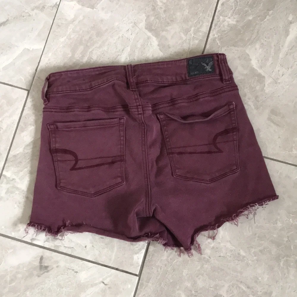 AMERICAN EAGLE Women Super Stretch Hi Rise Shortie Plum Denim Shorts | 4